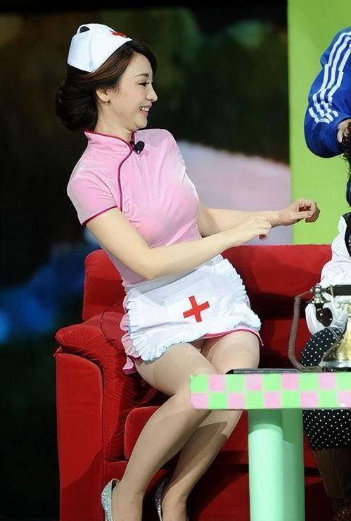 柳岩护士丝袜露内,时尚与争议的交织