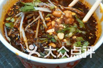 苏东坡爆料酸辣粉视频,揭秘传统美食的独特魅力