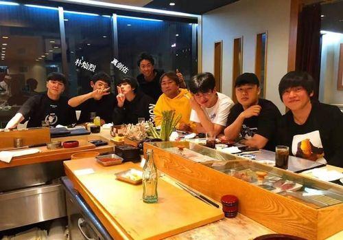 娱乐圈内部人员爆料,揭秘明星背后的真实故事